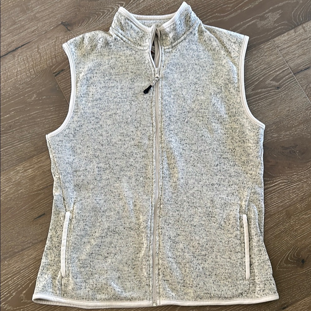 Magellan Outdoors Gray Zip-Up Vest